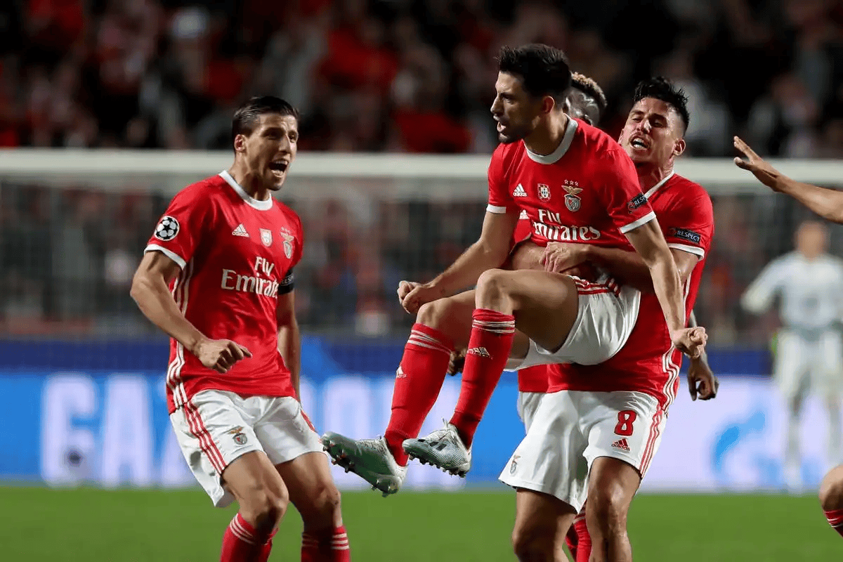 下载官网-火箭对阵马刺